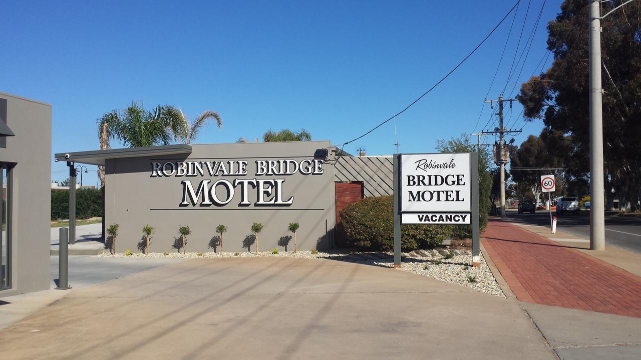 Robinvale Bridge Motel Buitenkant foto